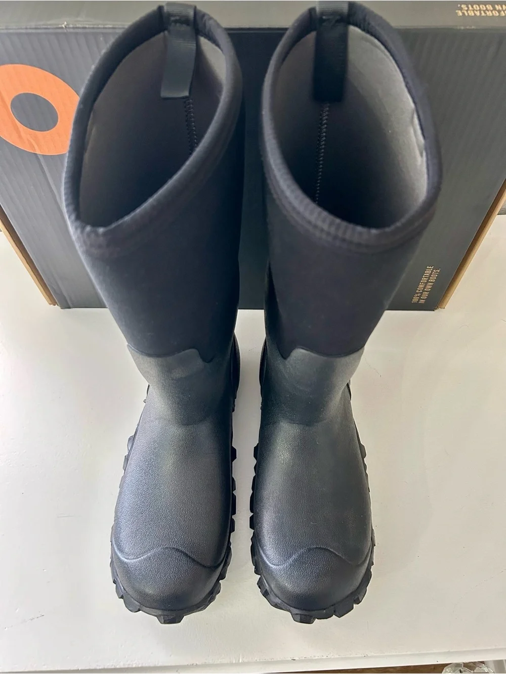 Bogs Mesa Men’s Waterproof Boots, size 8, NEW